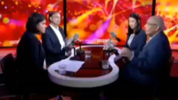  മുന്നിട്ട് നില്‍ക്കുന്നു