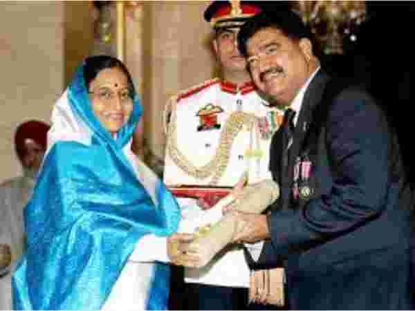 അന്‍പതിനായിരം കോടി രൂപ