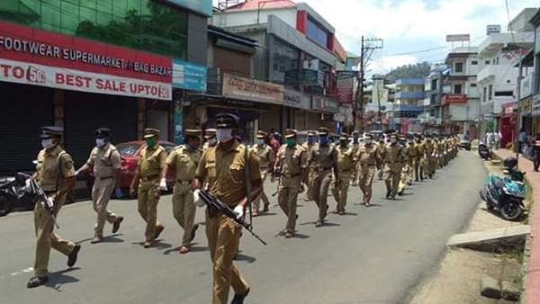 മണ്ണിട്ട് അടക്കുമ്പോൾ