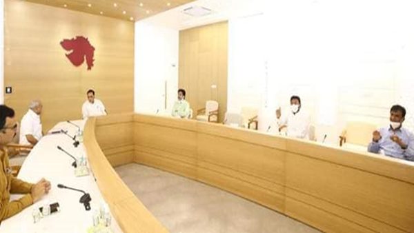 സന്ദർശകർക്ക് വിലക്ക്