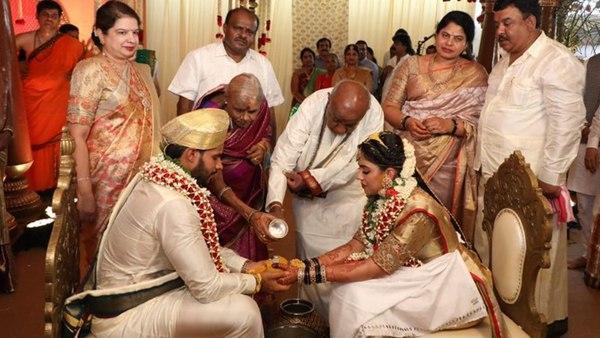 ആഢംബര വിവാഹം 