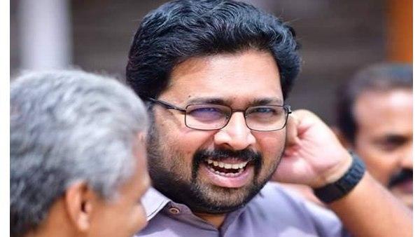  പൊതുപ്രവർത്തകയ്ക്ക് ചേർന്നതല്ല
