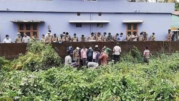 കാലുകള്‍ മുറിച്ചുമാറ്റി