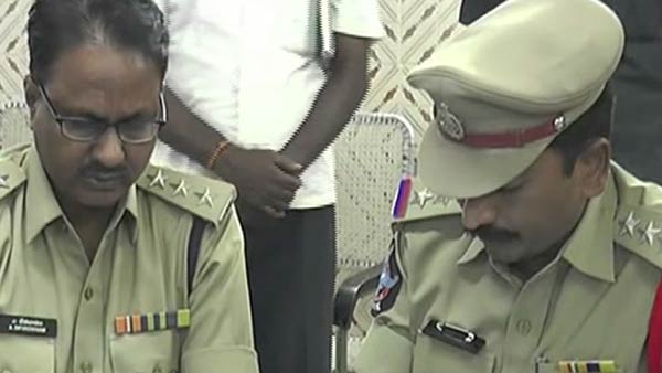 തീവ്രവാദിയാക്കുമെന്ന് ഭീഷണി തീവ്രവാദിയാക്കുമെന്ന് ഭീഷണി