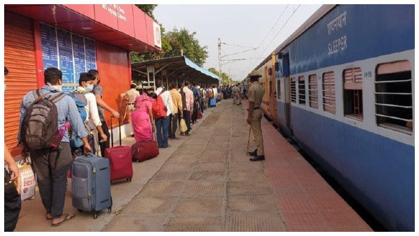 യാത്രയ്ക്ക് ഇരട്ടി ചാര്‍ജെന്ന് പരാതി