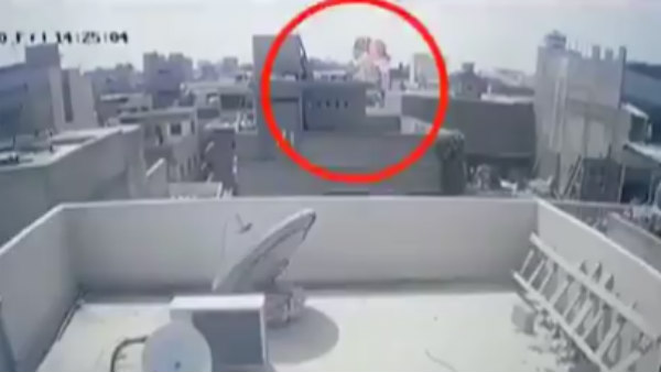 മെയ്‌ഡേ മെയ്‌ഡേ 