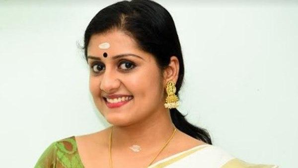 പിന്തുണച്ച് ആനിയും പിന്തുണച്ച് ആനിയും