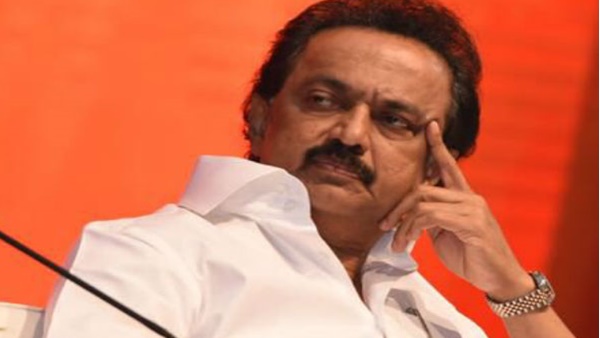  പദവിയില്‍ നിന്ന് നീക്കി