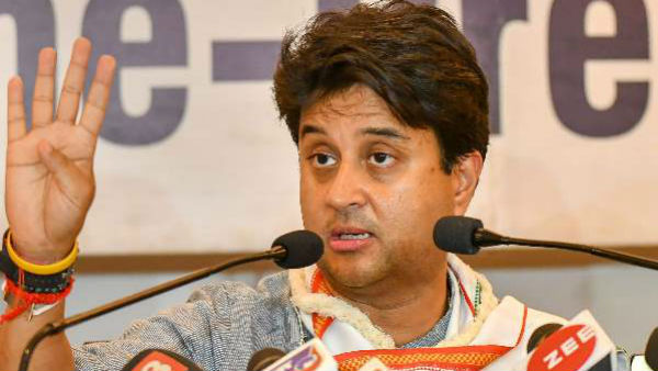 ദളിത് കാര്‍ഡ്