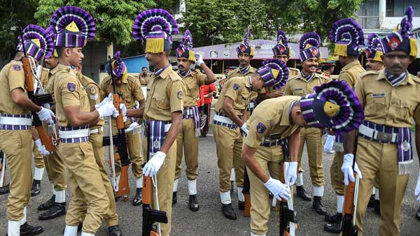 പോലീസുകാരുടെ 'നാടന്‍' ഇംഗ്ലീഷ്