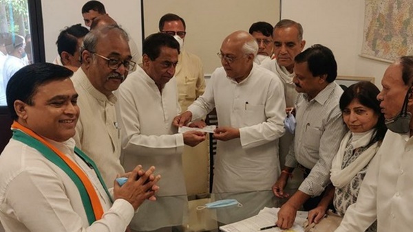 കൊഴിഞ്ഞു പോക്ക്