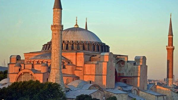 എവിടെയാണ് ഹാഗിയ സോഫിയ