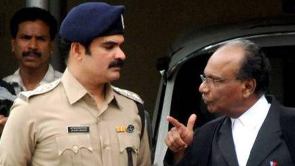 ചോരുന്ന സാഹചര്യത്തില്‍