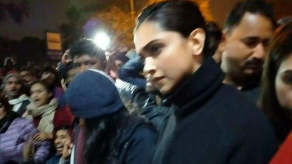 ഐക്യദാർഡ്യം പ്രഖ്യാപിച്ച് നടി ഐക്യദാർഡ്യം പ്രഖ്യാപിച്ച് നടി