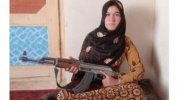 ഖമര്‍ ഗുല്‍ തോക്കെടുത്തു