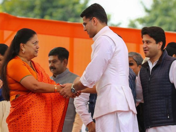 ഗെഹ്ലോട്ടിനെ പിന്തുണക്കണം