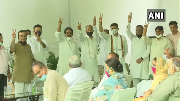 ഒരു വർഷം കൊണ്ട് കളം മാറ്റം ഒരു വർഷം കൊണ്ട് കളം മാറ്റം