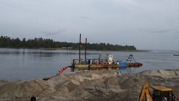 നല്ല രീതിയില്‍ കിടന്ന തോട് 