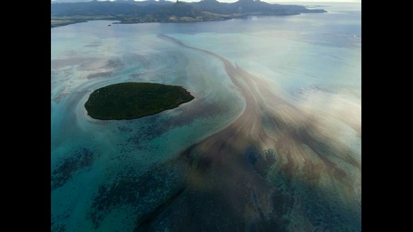 ആയിരക്കണക്കിന് ടണ്‍ 