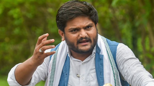 യുവാക്കള്‍ മാറുന്നു