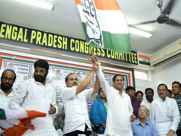 ആദ്യം കോൺഗ്രസിൽ ആദ്യം കോൺഗ്രസിൽ