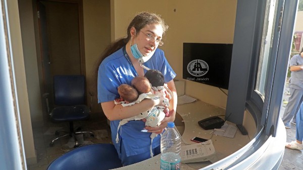 ചിത്രത്തിലുള്ളത്