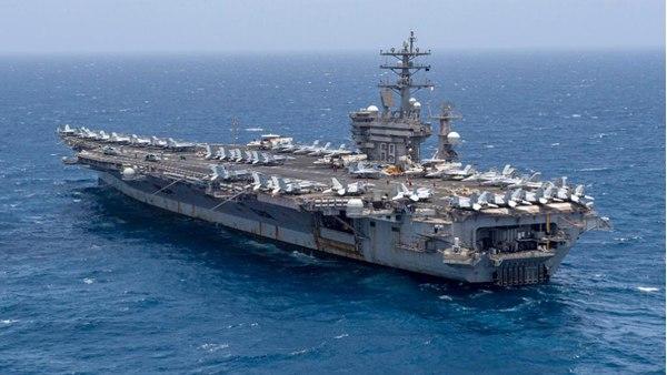 അമേരിക്കന് നാവിക സേനയും അമേരിക്കന് നാവിക സേനയും