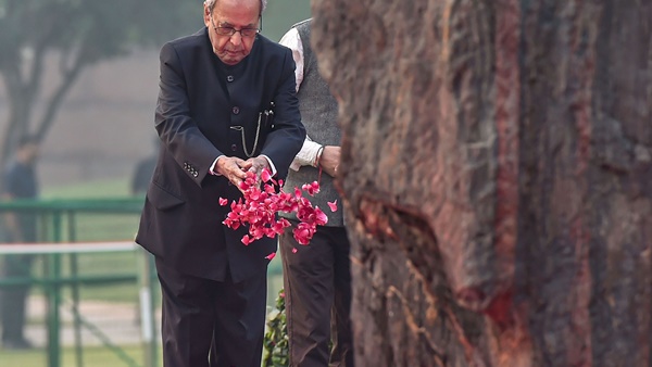 ഇന്ദിരയുടെ മരണം, പിന്‍ഗാമി