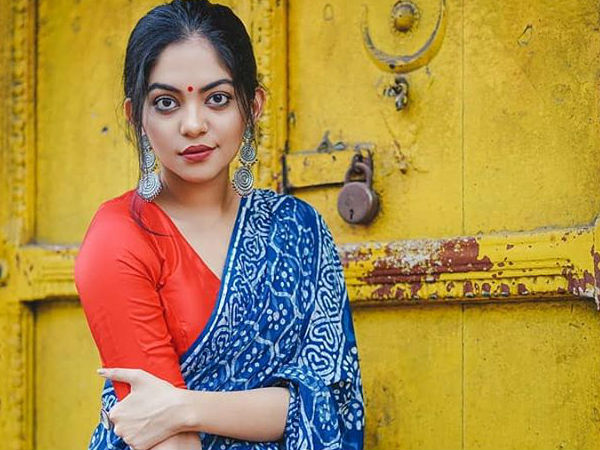 ഇന്‍സ്റ്റഗ്രാം സ്റ്റാറ്റസില്‍ 
