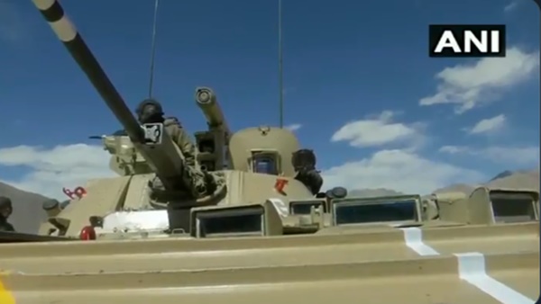 ടാങ്കറുകൾ വിന്യസിച്ചു