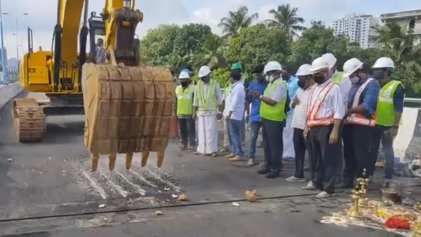 പാലം പൊളിക്കൽ തുടരുന്നു പാലം പൊളിക്കൽ തുടരുന്നു