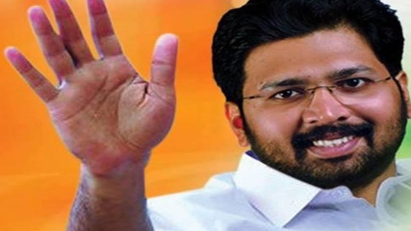 മൂന്ന് ചോദ്യങ്ങള്‍