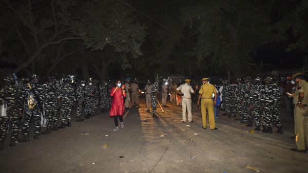 അടിച്ചമര്‍ത്തല്‍