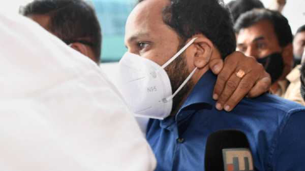 കള്ളപ്പണം വെളുപ്പിച്ചു