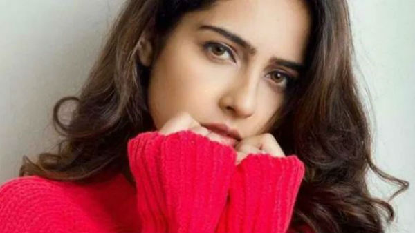 ഓഡി കാറില്‍ എത്തി