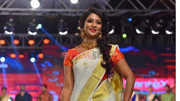 താര ജാഡകളില്ലാതെ