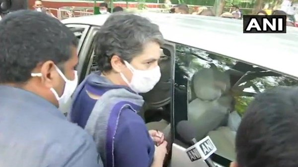 എന്ത് ധൈര്യത്തിലാണ്
