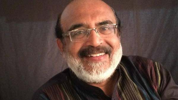 വാളെടുത്തവരെല്ലാം വെളിച്ചപ്പാടാകുന്നു വാളെടുത്തവരെല്ലാം വെളിച്ചപ്പാടാകുന്നു