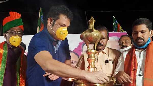 നടിയുടെ പിതാവും