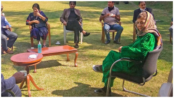 ഏകകണ്ഠമായി 