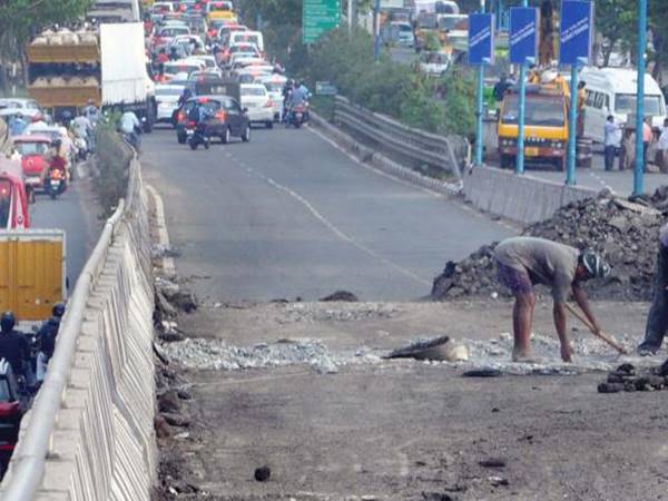 പാലാരിവട്ടം പാലം പഞ്ചവടി പാലമായപ്പോള്‍