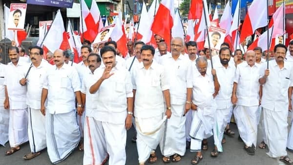 ജോസ് കെ മാണിയും കൂട്ടരും ജോസ് കെ മാണിയും കൂട്ടരും