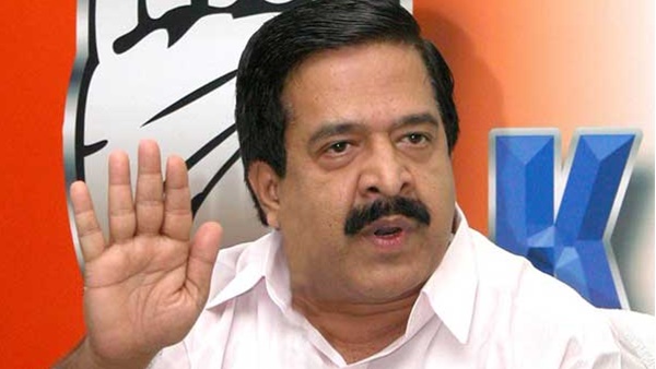 ചെന്നിത്തല പകലൊന്ന് പറയും വൈകുന്നേരം അഡ്ജസ്റ്റ് ചെയ്യും