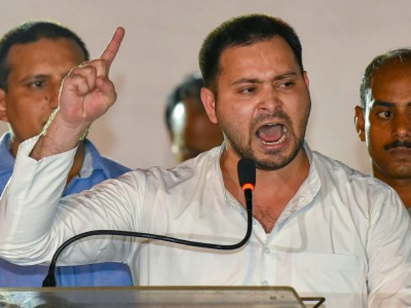  പുറത്തുപോകരുത് 
