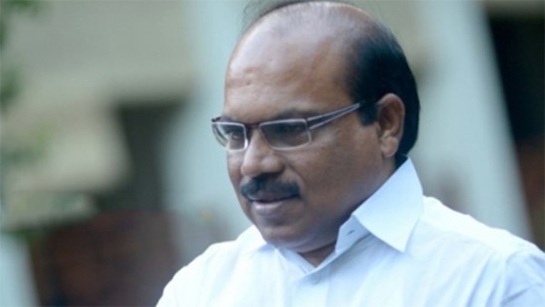  രാഷ്ട്രീയപ്രേരിതമായി ക്രൂശിക്കുന്നത്