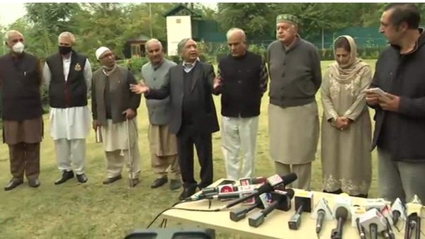 7 പാർട്ടികള്‍