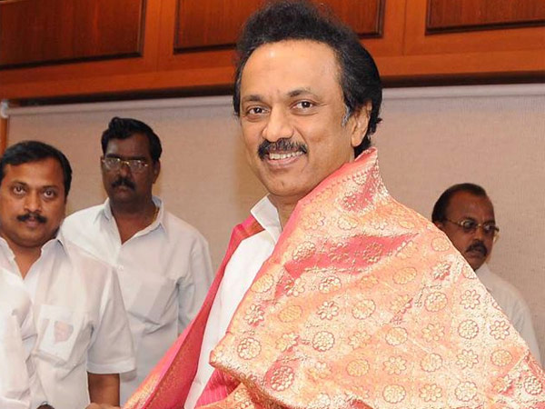 വിമർശിക്കാതെ