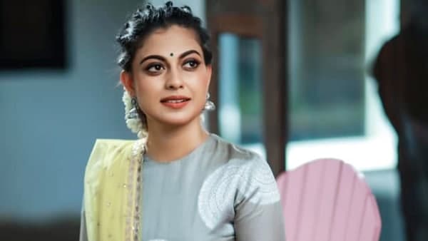 നാടിന് വേണ്ടി നാടിന് വേണ്ടി