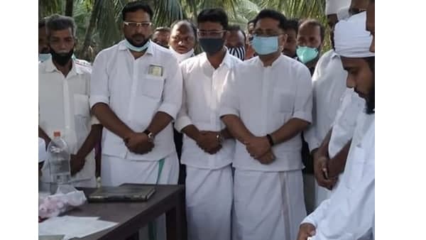 വീടും ഖബറിടവും സന്ദർശിച്ചു 