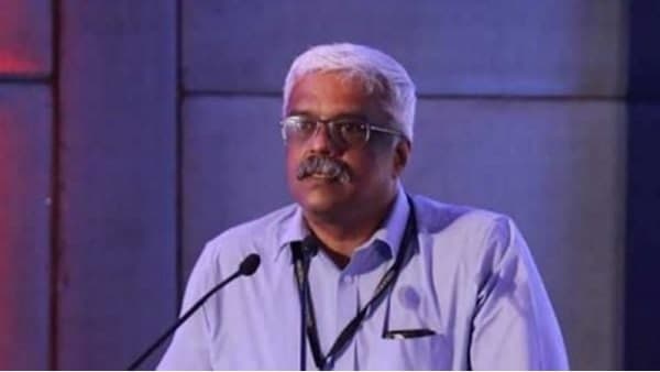 മുഖ്യമന്ത്രിയുടെ വിശ്വസ്തൻ,ശിവശങ്കറിന്റെ അറസ്റ്റ്